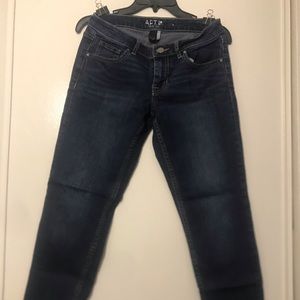 skinny jeans size 4 blue color in good condition
